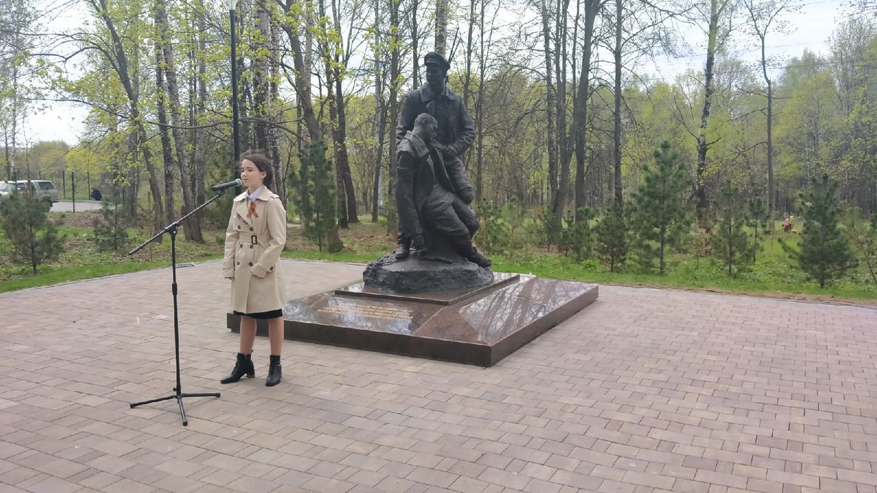 В Рогожинском парке Тулы возложили цветы к памятнику Григория Агеева