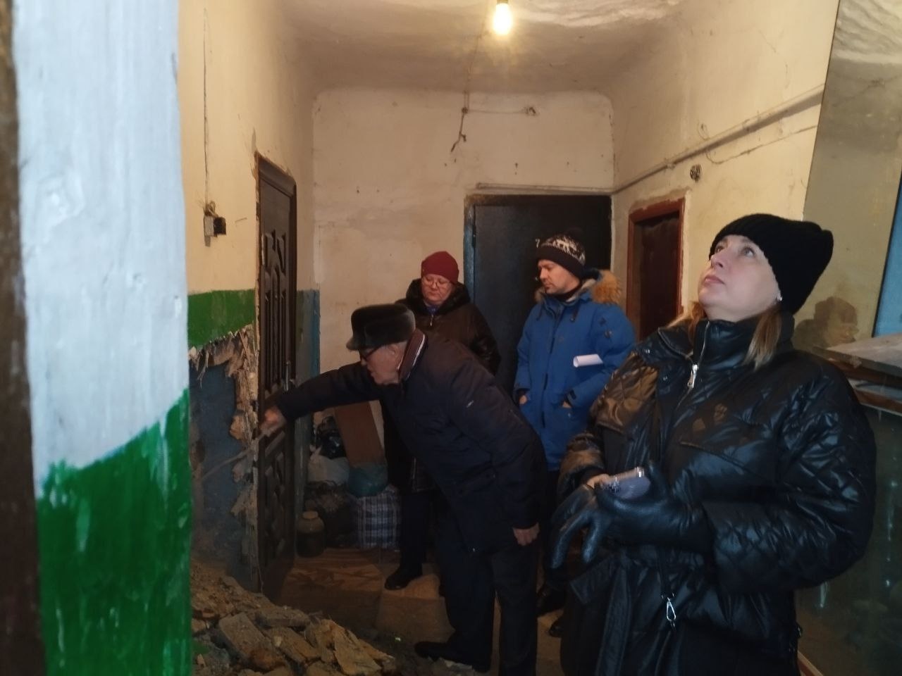 Под Плавском жители дома с обрушившейся стеной вернутся в квартиры сегодня