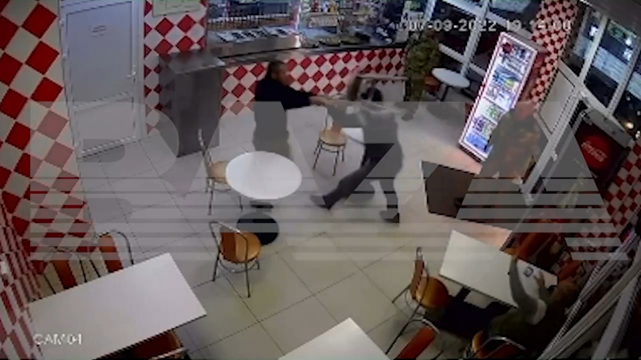 Появилось видео драки в тульской пиццерии