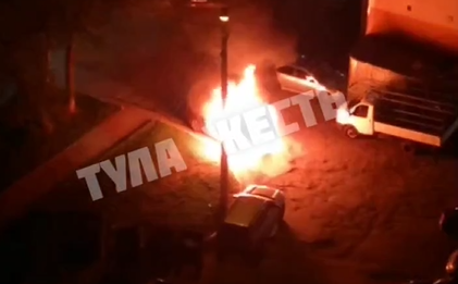 В Туле на улице Максима Горького загорелся автомобиль