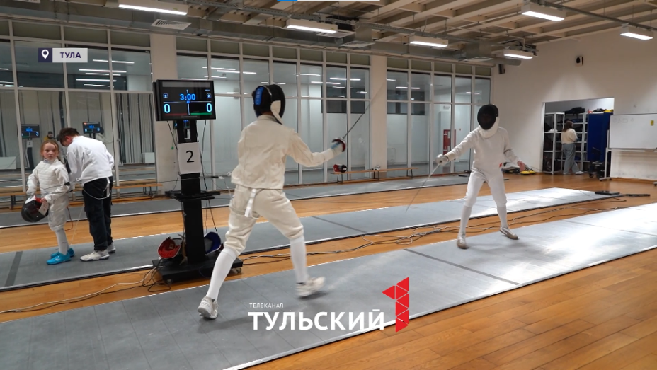 Тульские фехтовальщики «жалят» соперников по тактике шахматистов