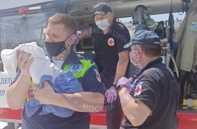 Вертолет санавиации доставил грудного ребенка из Тулы в Москву
