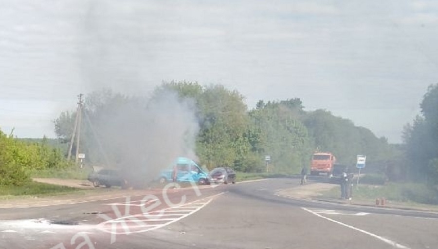 На трассе М-2 "Крым" в Тульской области сгорела "Ауди"
