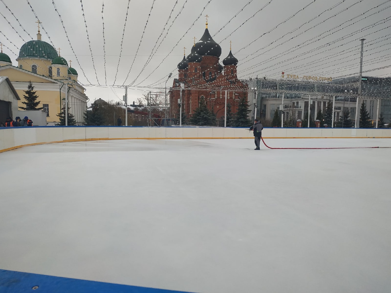 губернаторский парк каток