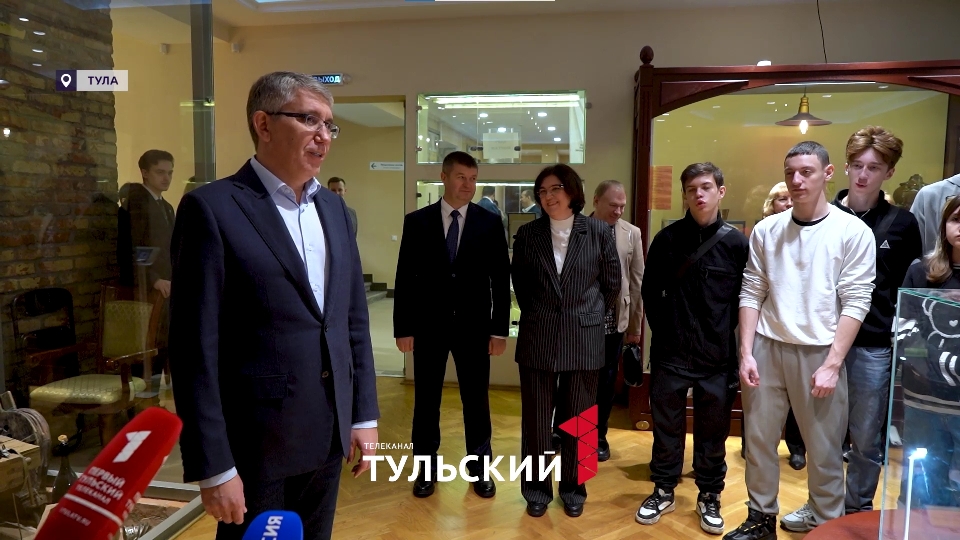 Дмитрий Миляев познакомил детей из ДНР с историей тульского края