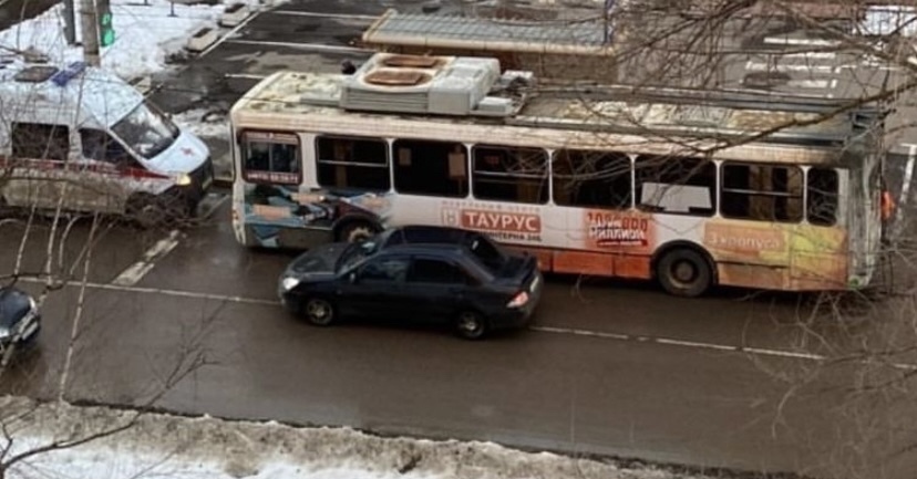 В Туле скончался пассажир троллейбуса