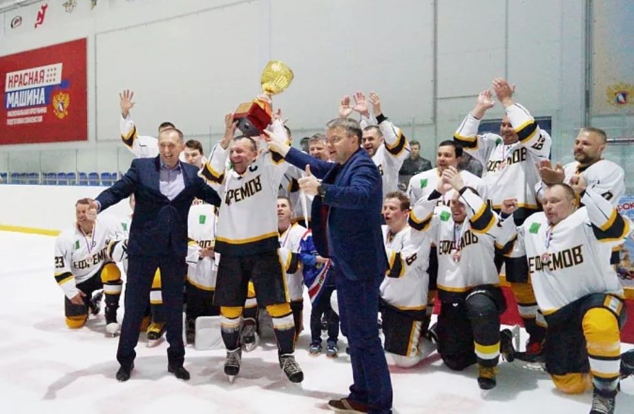 Хоккеисты из Ефремова стали обладателями Кубка Федерации среди любительских команд 
