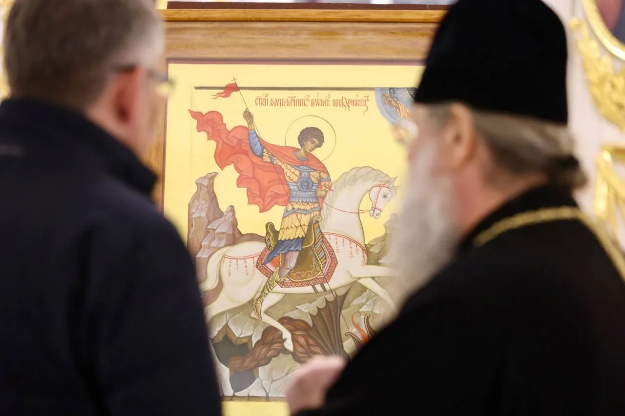 Дмитрий Миляев передал икону в казанский храм