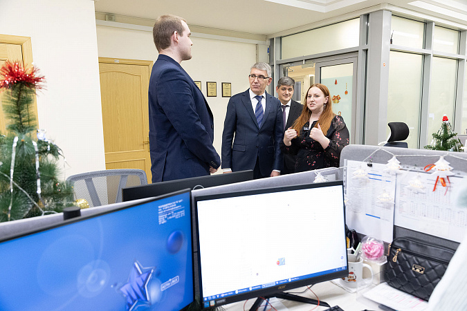 Дмитрий Миляев поздравил тульский Центр управления регионом с 5-летием