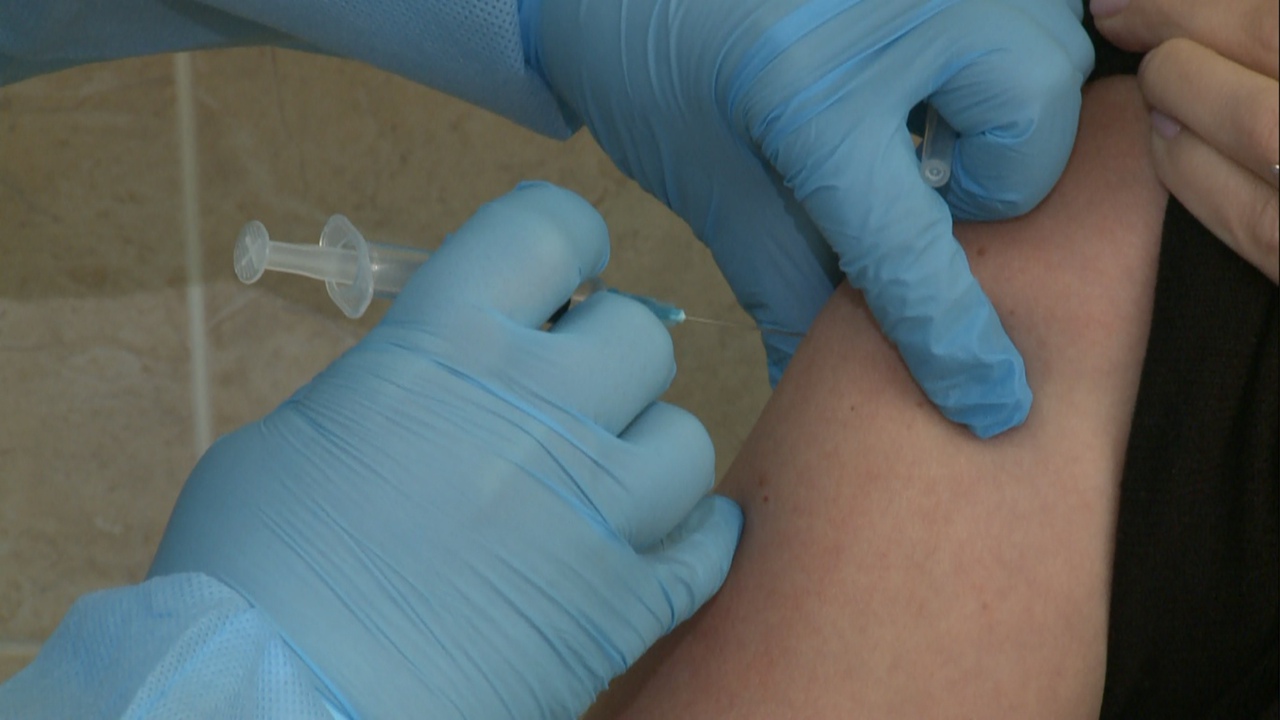 Сотрудники "Первого Тульского" прошли второй этап вакцинации от коронавируса