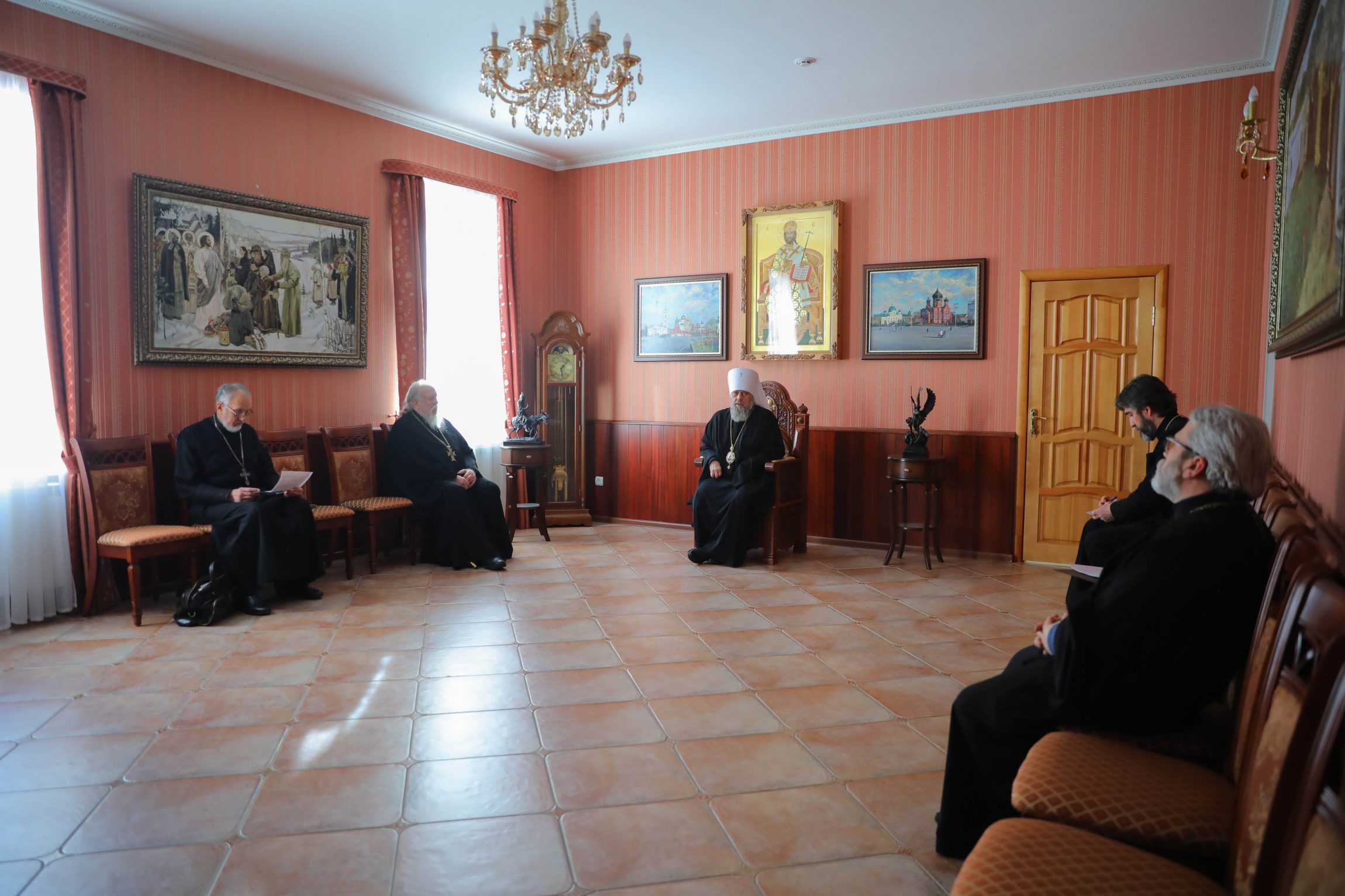 Тульская Епархия окажет поддержку беженцам из ДНР и ЛНР: их готовы разместить в монастырях