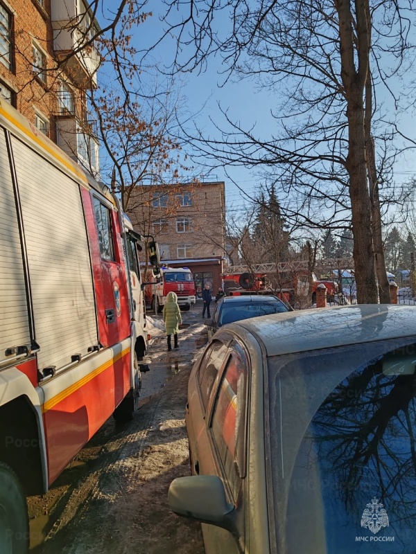 В Туле при пожаре в многоэтажке на проспекте Ленина спасли 5 человек
