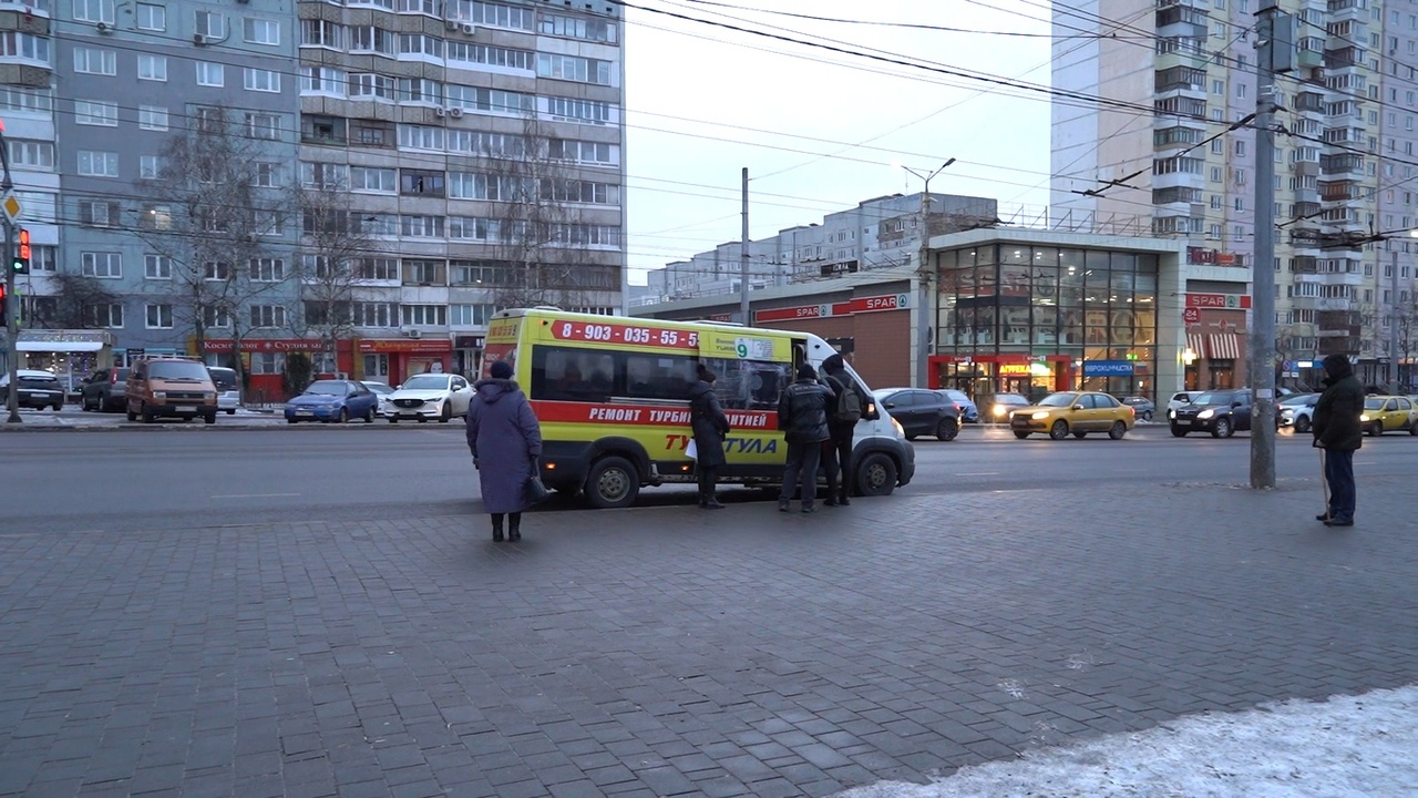 В Туле водители маршруток высаживают людей на проезжей части - Новости Тулы  и области - 1tulatv