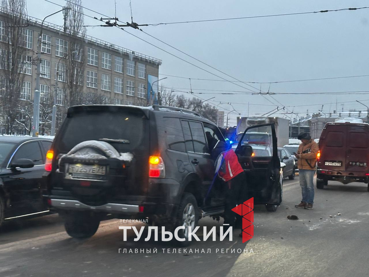 На проспекте Ленина в Туле столкнулись автомобиль Mitsubishi и «Газель» |  07.12.2023 | Тула - БезФормата