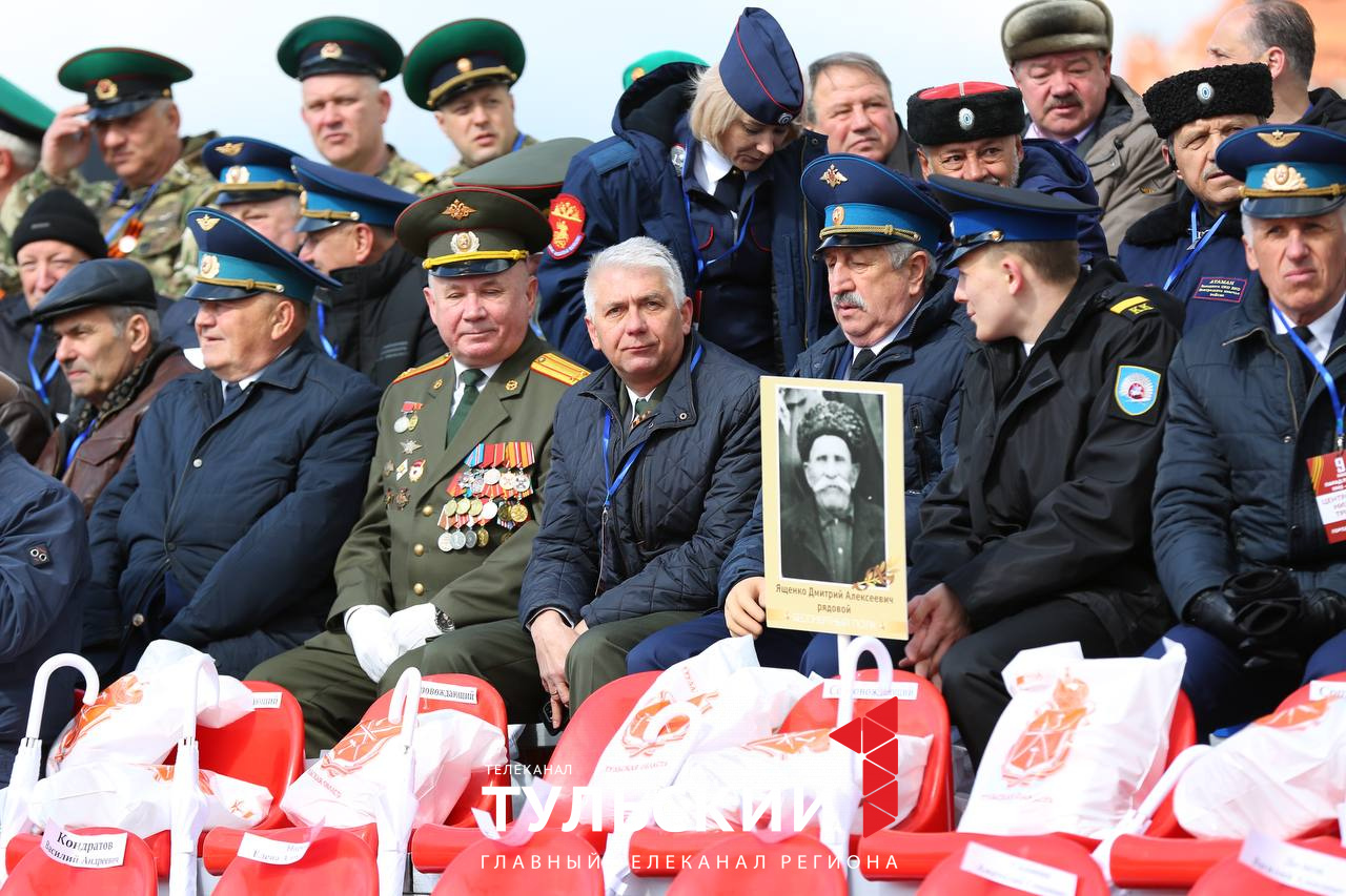 В Туле прошел Парад Победы: фоторепортаж | 09.05.2024 | Тула - БезФормата