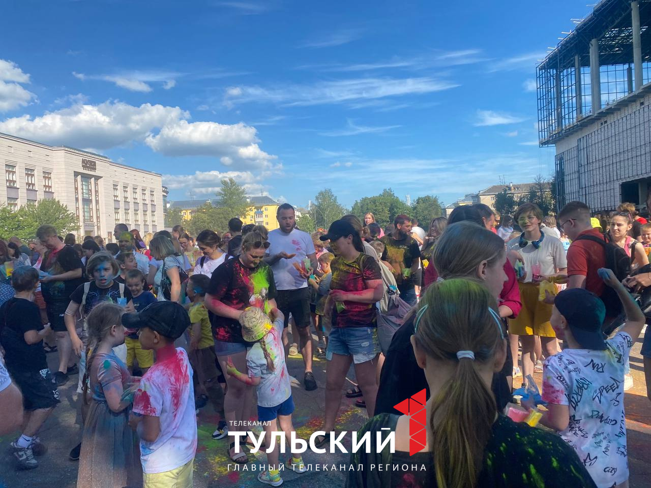 В Центральном парке Тулы проходит фестиваль красок | 08.06.2024 | Тула -  БезФормата