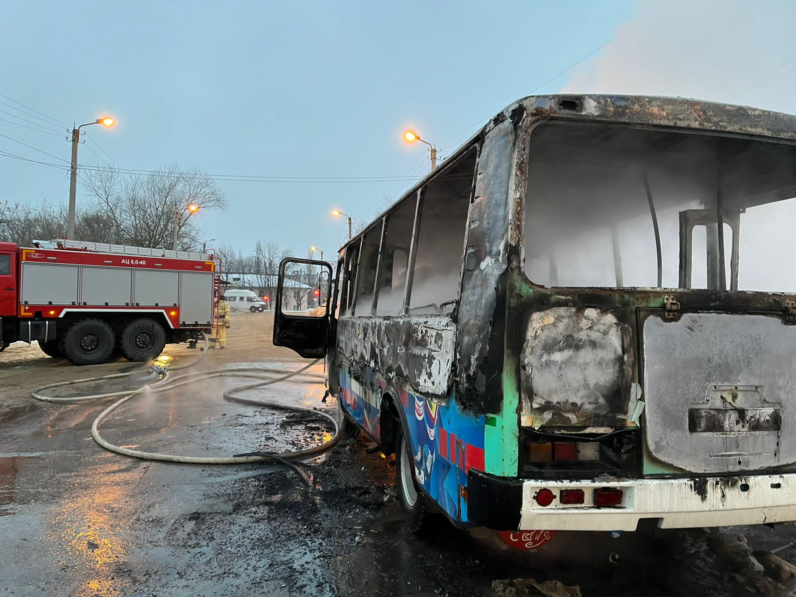 В Новомосковске утром 21 декабря сгорел автобус - Новости Тулы и области -  1tulatv