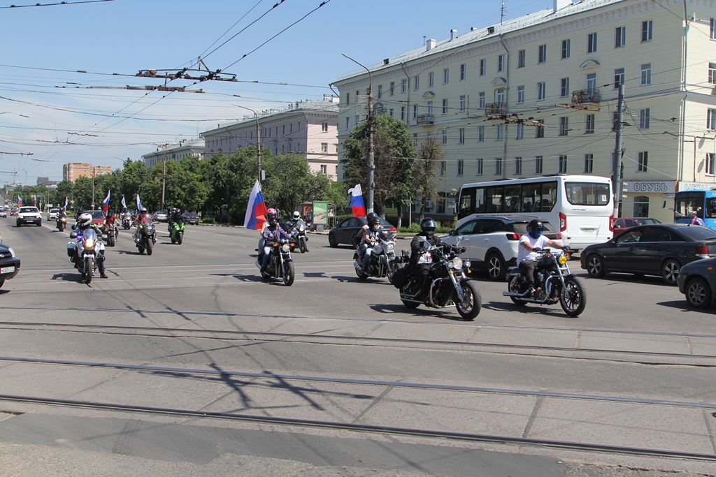 Рядом 30. Мотопробег в Туле 12 июня. Мотопробег ко Дню России. Мотопробег в честь дня защиты детей. Мотопробег в Ливнах на день города 2020.