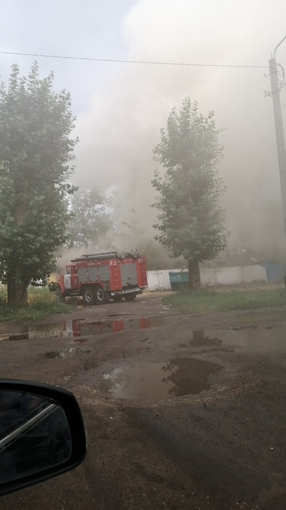 Массовый пожар. Пожар в новомосковске. Что горит в новомосковске. Что горит в новомосковске. Пожар.