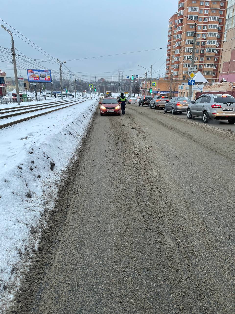 В Туле инспекторы ГИБДД помогли врачу добраться к пациентам - Новости Тулы  и области - 1tulatv