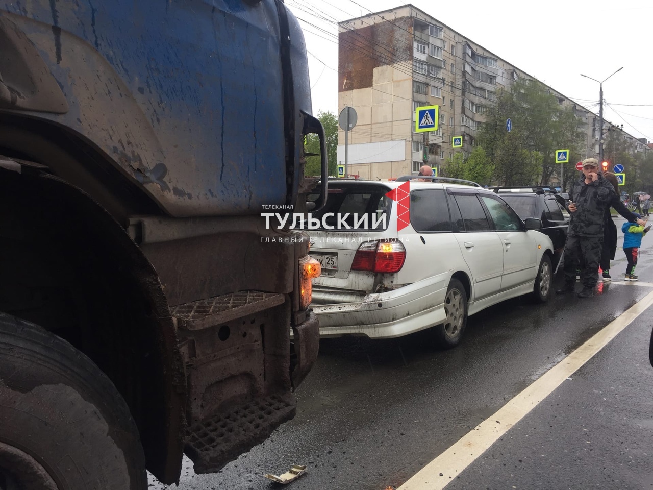 В Туле на дороге столкнулись сразу 3 машины - Новости Тулы и области -  1tulatv