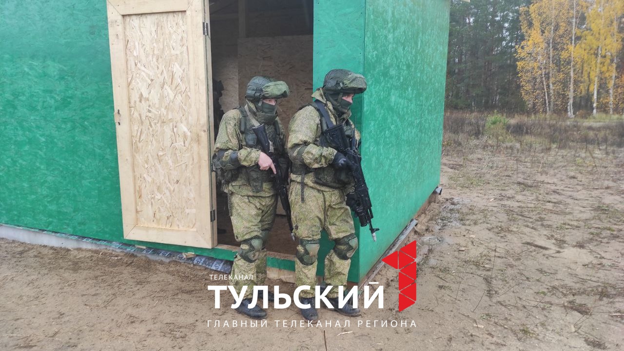 Как мобилизованные туляки восстанавливают боевые навыки на полигоне ...