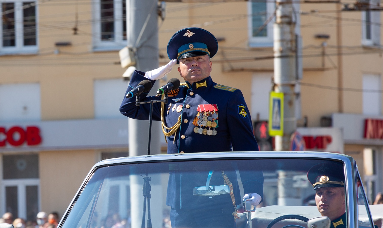 Командующий парадом победы в москве. Командующий парадом. Главнокомандующий на параде. Командующий парадом Победы 2021. Полковник на параде.