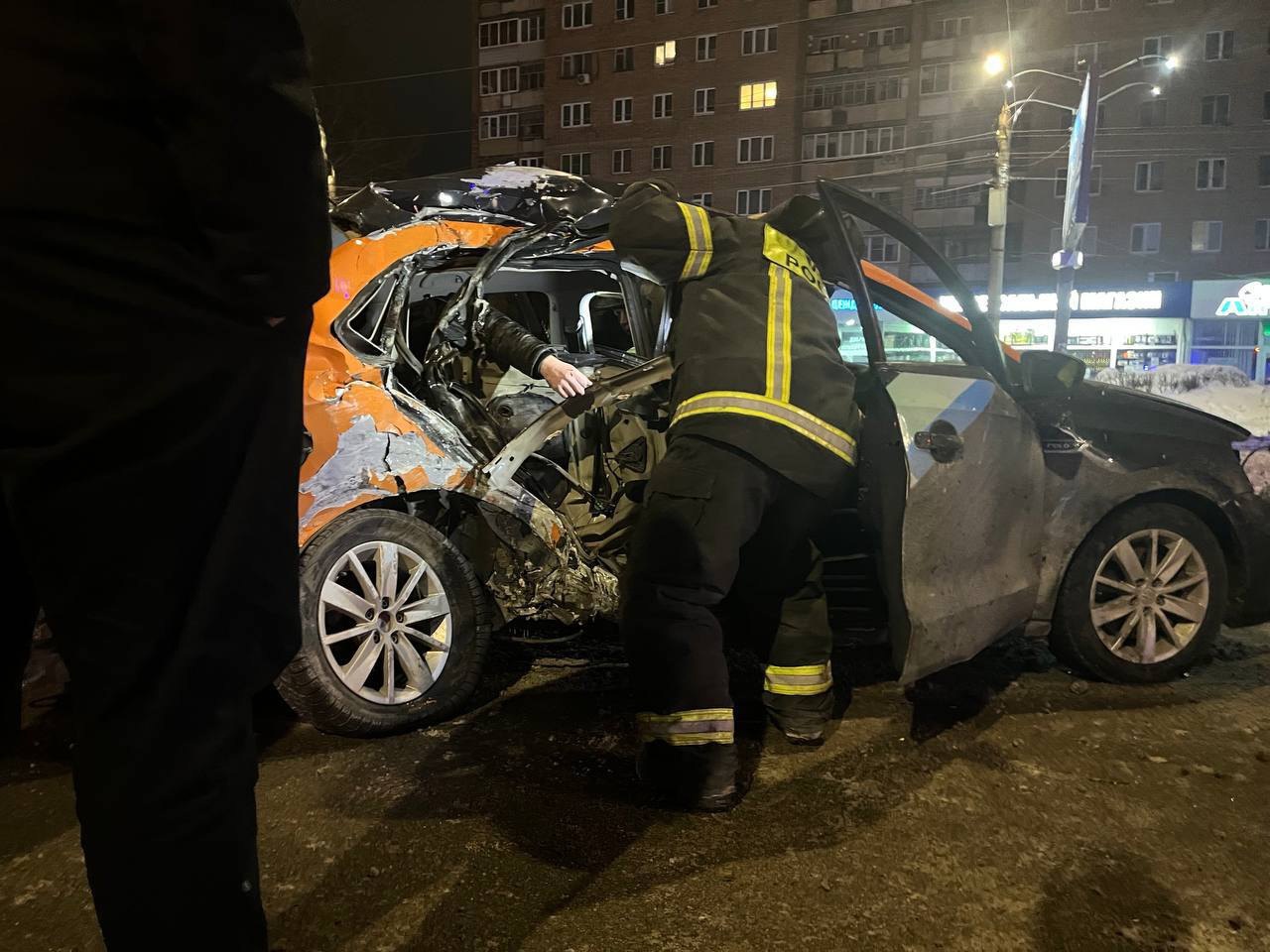 На Зелестрое в Туле произошло смертельное ДТП с каршерингом | 11.02.2024 |  Тула - БезФормата