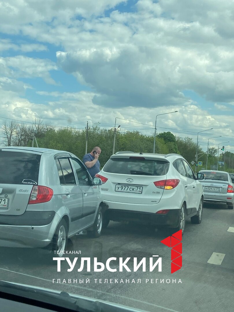 В Киреевском районе две машины столкнулись посреди дороги - Новости Тулы и  области - 1tulatv