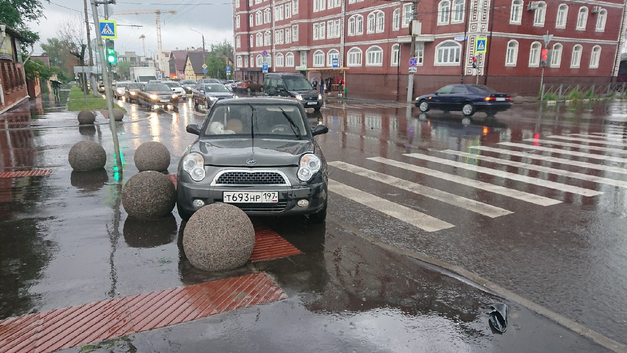 Болдин тула. Авария на улице Болдина в Туле. Авария на Болдина в Туле 22 ноября.