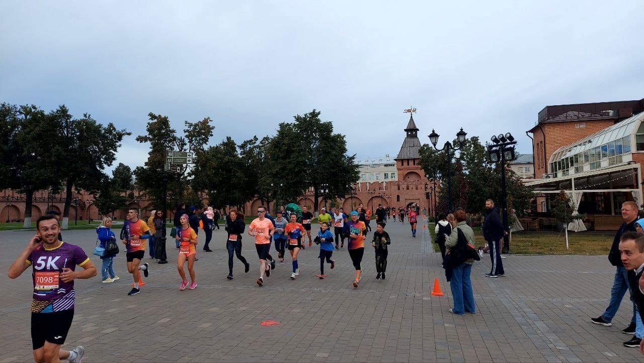 ненецкий ао. фото полумарафон оружейная столица. фото полумарафон оружейная столица. забег в нижнем тагиле сегодняшний фото на спутнике. 1200 человек.