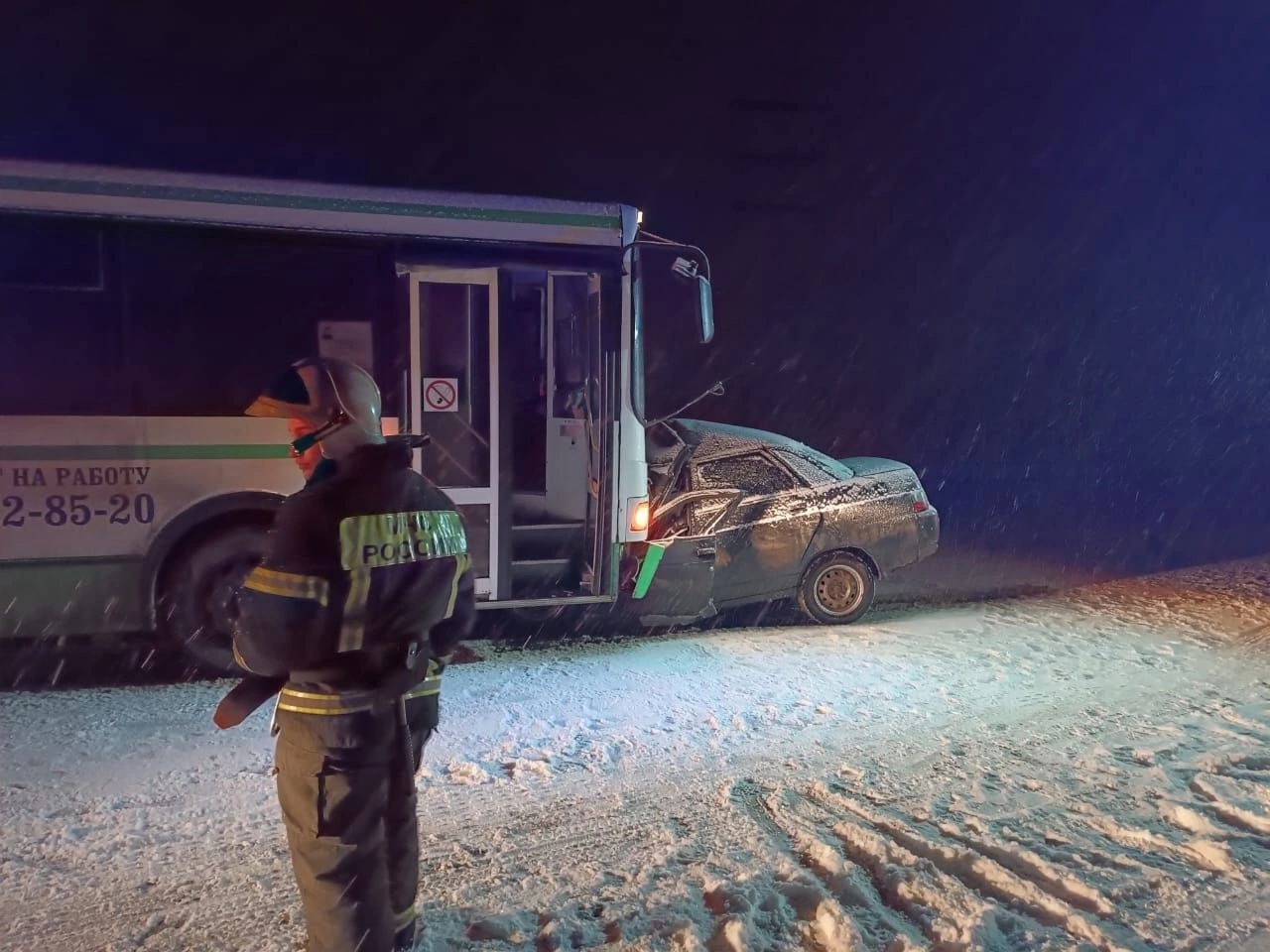 Под Узловой при столкновении легковушки с автобусом погиб человек |  06.02.2023 | Тула - БезФормата