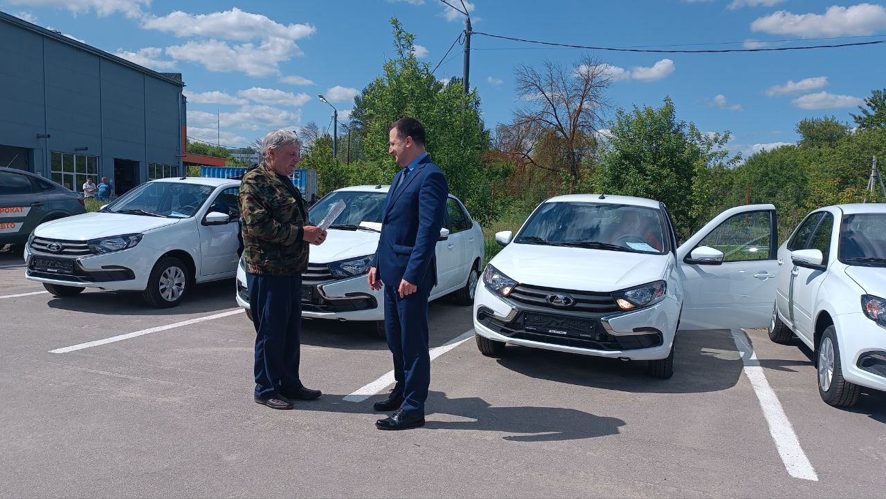 Пострадавшим на производстве тулякам вручили новые автомобили - Новости  Тулы и области - 1tulatv