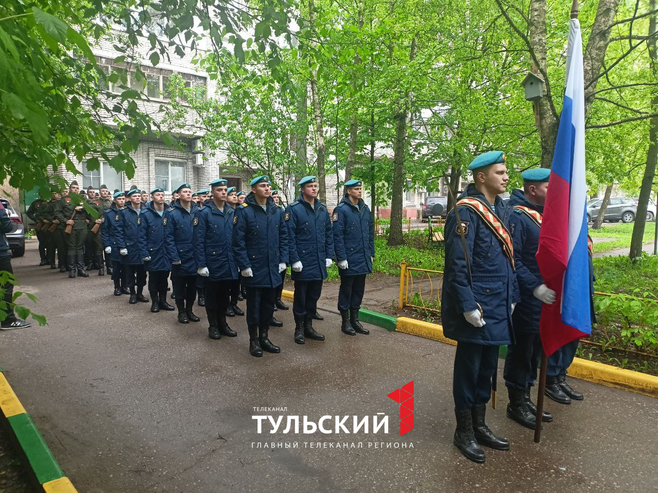 В Туле провели парад у дома 99-летнего ветерана | 07.05.2024 | Тула -  БезФормата