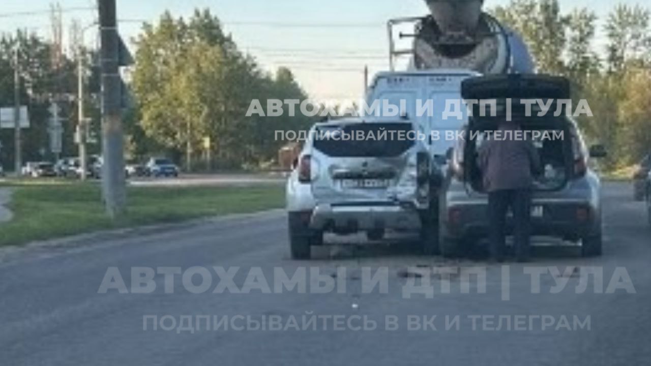 В Щекине произошло массовое ДТП с бетономешалкой - Новости Тулы и области -  1tulatv