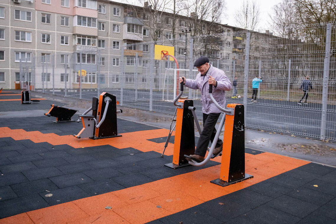 В городе Щекино создали современную спортивную площадку - Новости Тулы и  области - 1tulatv