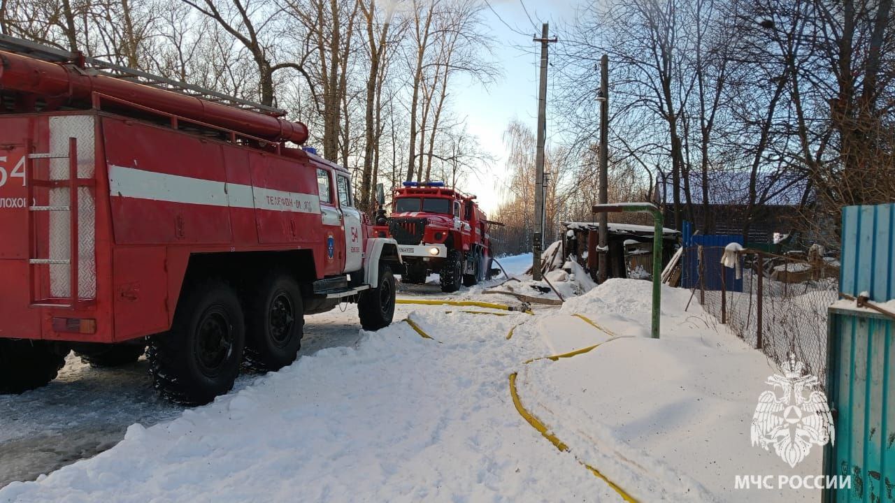 Под Киреевском загорелся дом с газовым баллоном внутри | 10.01.2024 | Тула  - БезФормата