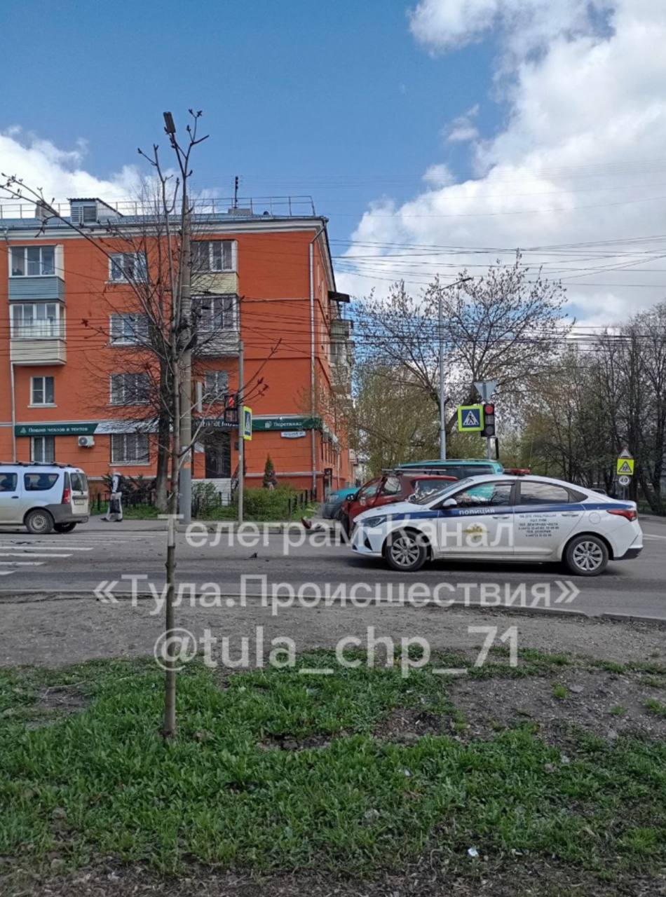 Машина скорой помощи попала в аварию на улице Кутузова в Туле - Новости  Тулы и области - 1tulatv