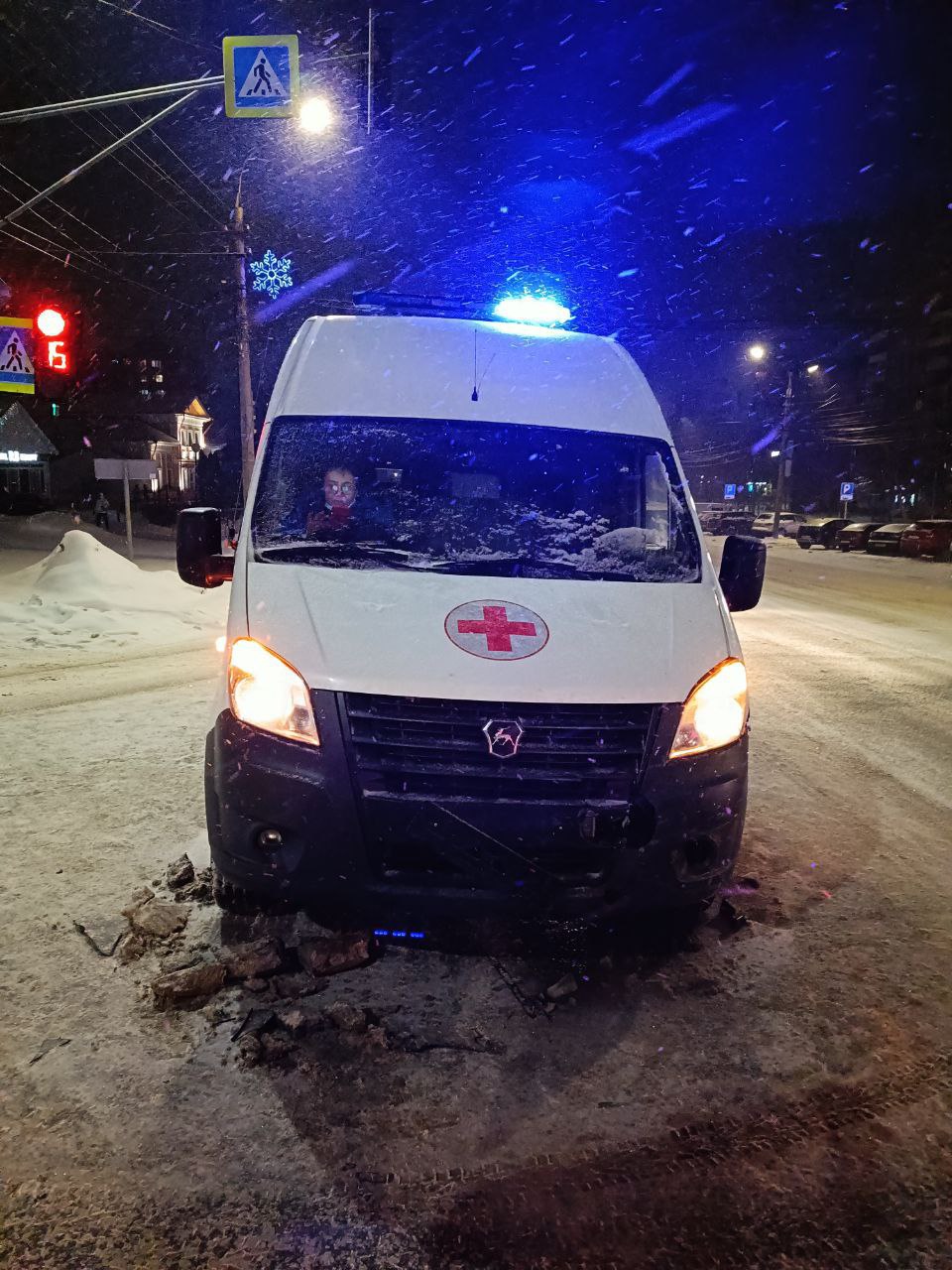 На улице Лейтейзена в Туле машина скорой помощи попала в ДТП | 15.01.2024 |  Тула - БезФормата