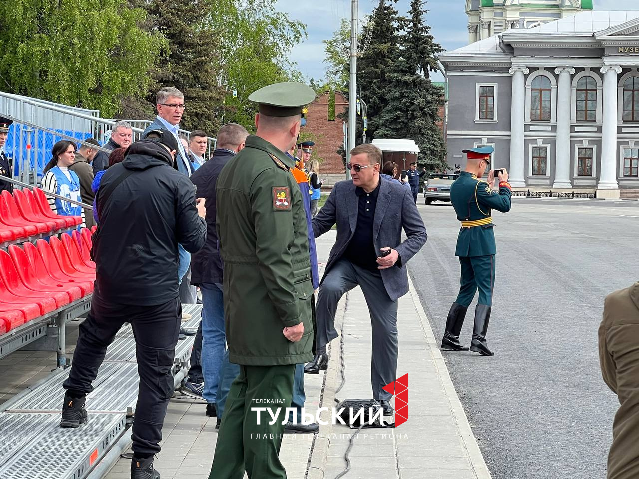 В день Пасхи генеральная репетиция Парада Победы в Туле началась с молитвы  | 05.05.2024 | Тула - БезФормата