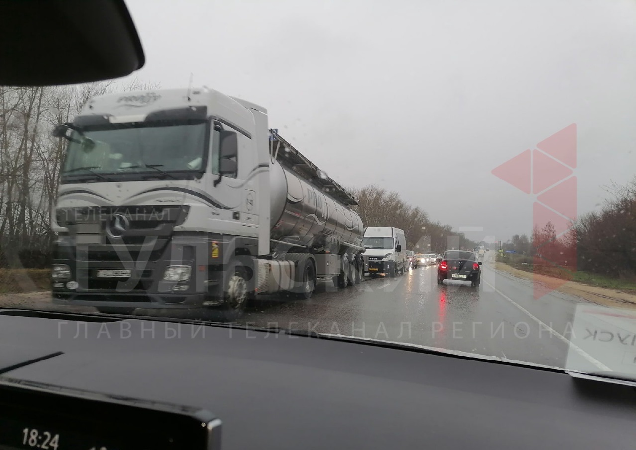 В Тульской области мусоровоз застрял в грязи - Новости Тулы и области -  1tulatv