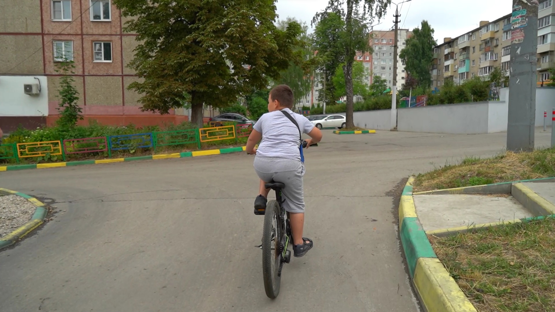 В Туле 8-летнего ребенка сбили прямо во дворе дома - Новости Тулы и области  - 1tulatv