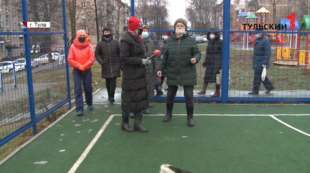 А во дворе а на скамейке во дворе