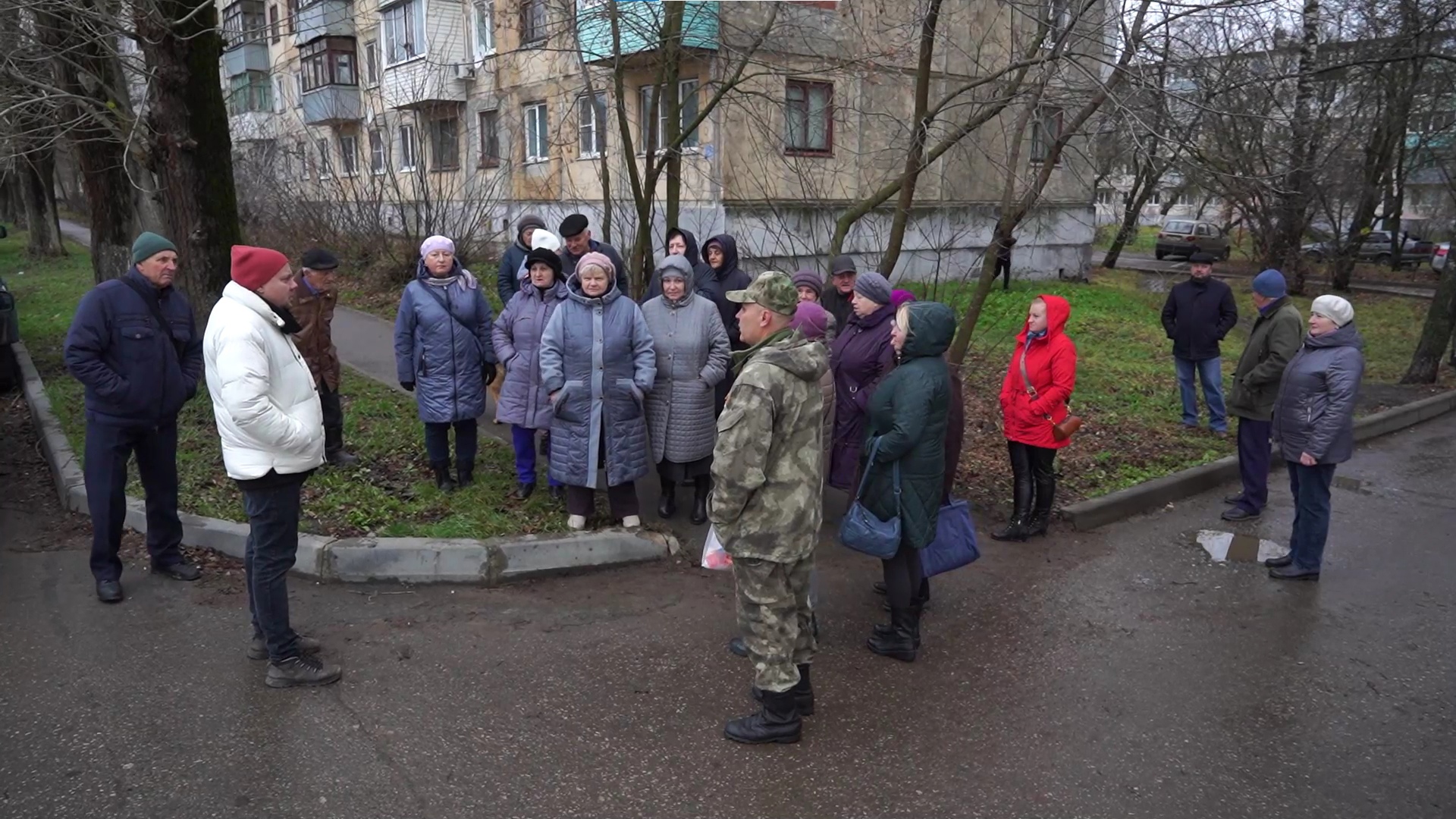 В Щекино под окнами жилого дома на месте сквера начали строить автомойку -  Новости Тулы и области - 1tulatv