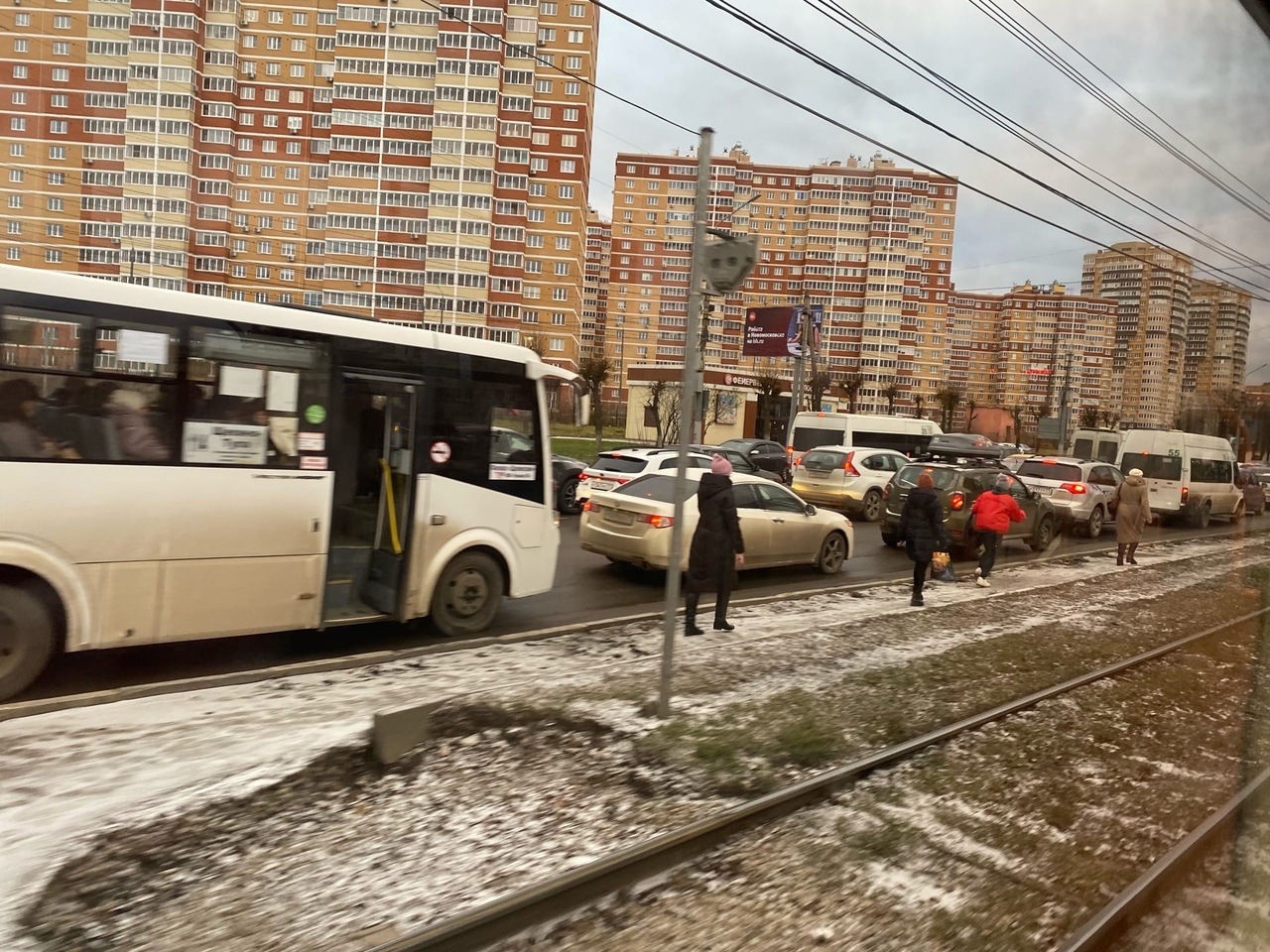 15 ноября утром. ДТП Тула 18 ноября Басово. Ноябрь в городе. Пробки в городе.