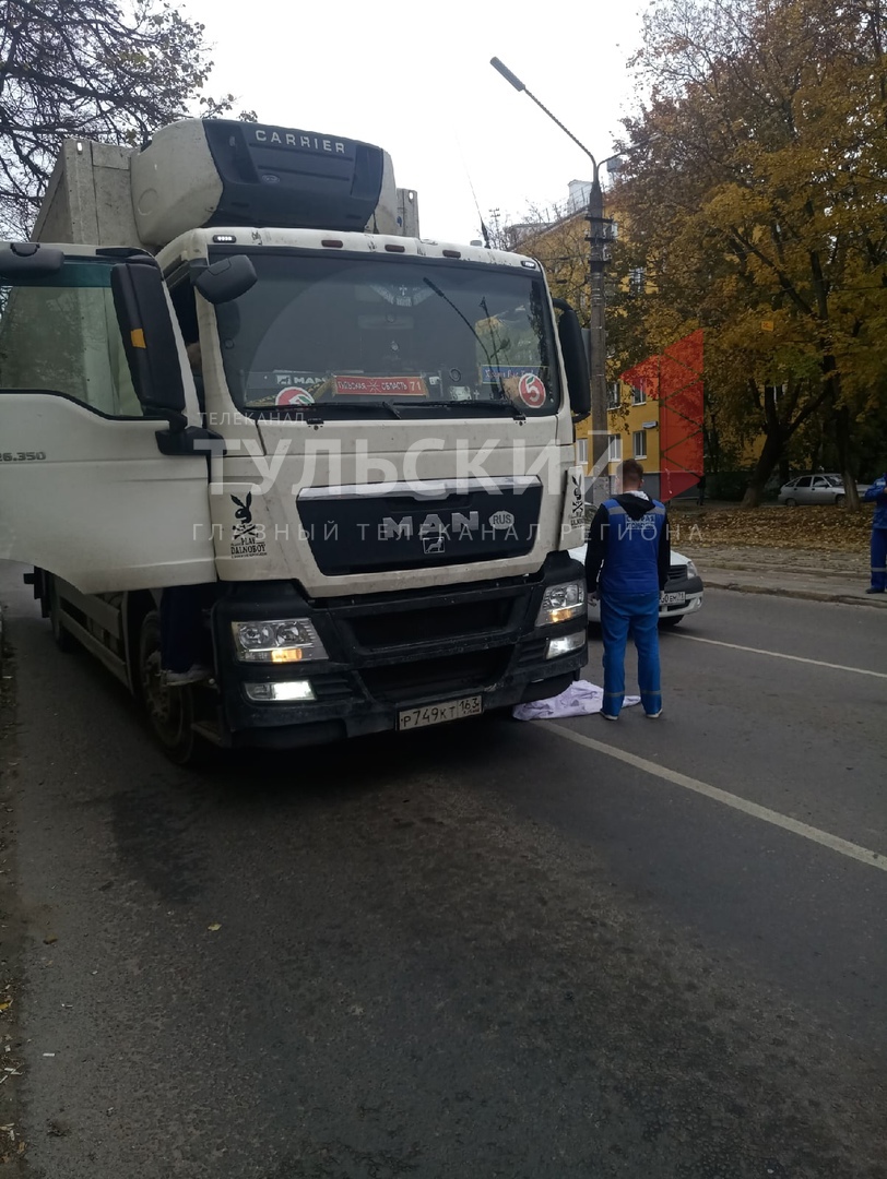 В центре Тулы мужчина погиб под колесами грузовика - Новости Тулы и области  - 1tulatv