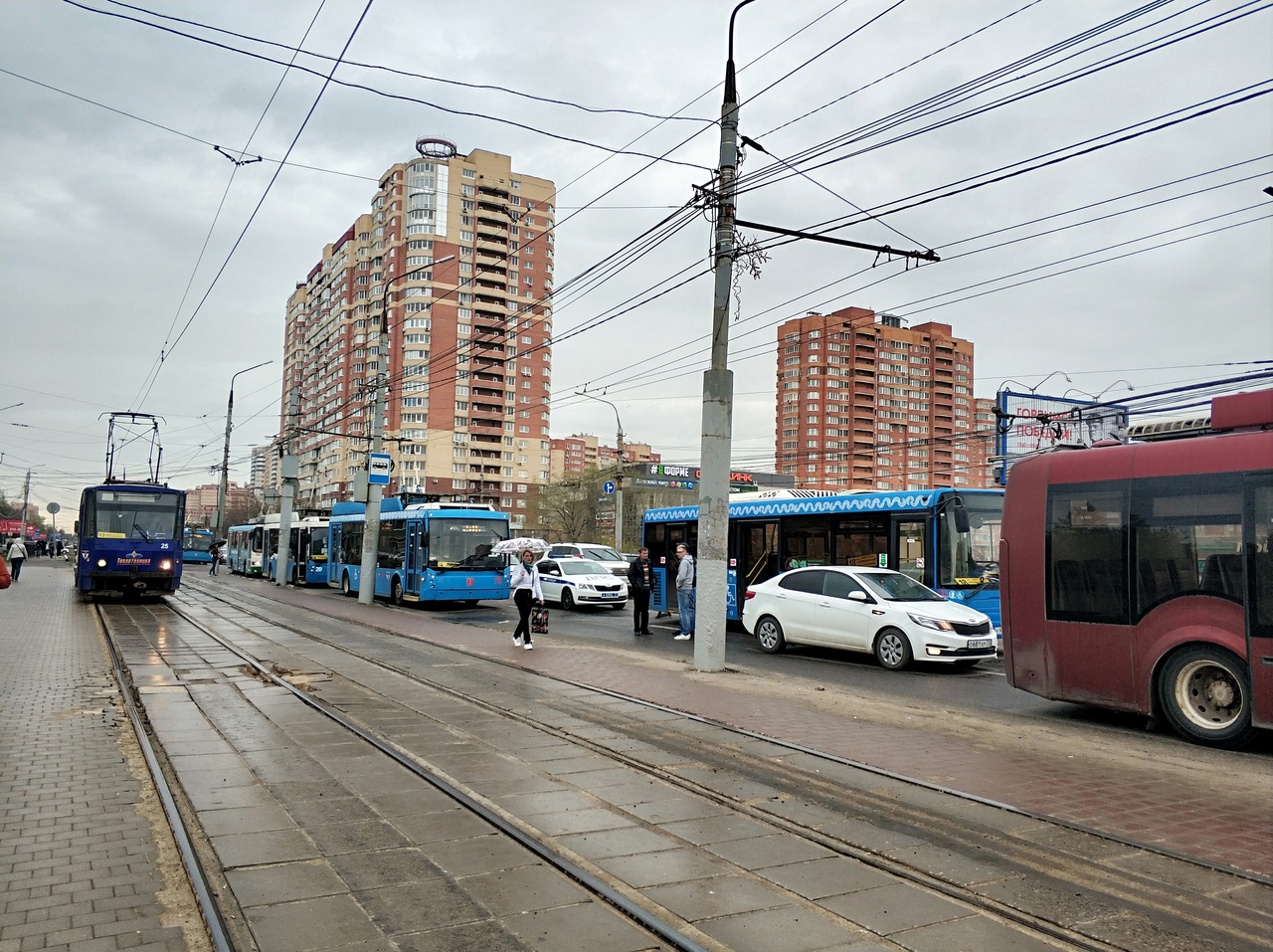 Красносельский коллапс. ДТП В Туле сегодня утром на проспекте Ленина. Авария в Туле сегодня на проспекте. Авария в Туле сегодня утром на проспекте Ленина. ДТП В Туле сегодня утром.