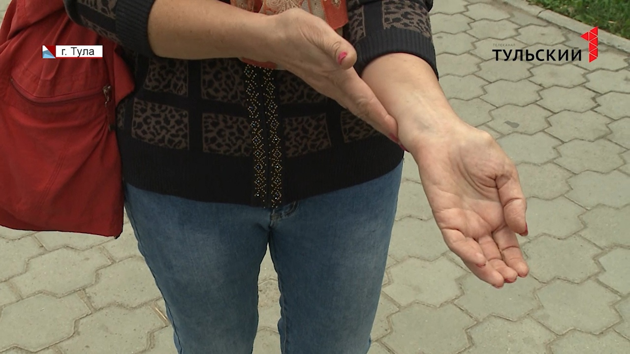 Тулячка получила двойной перелом руки на выходе из магазина: женщина собирается подавать в суд