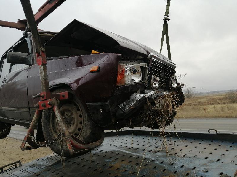 В Тульской области водитель скончался, врезавшись в дерево