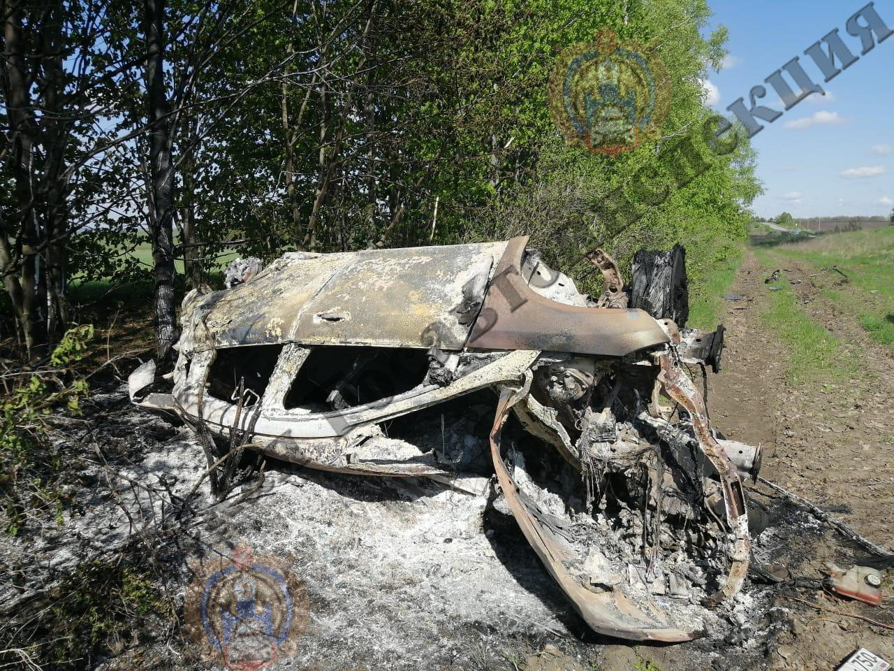 В Кимовском районе загорелся опрокинувшийся в кювет Ford Focus